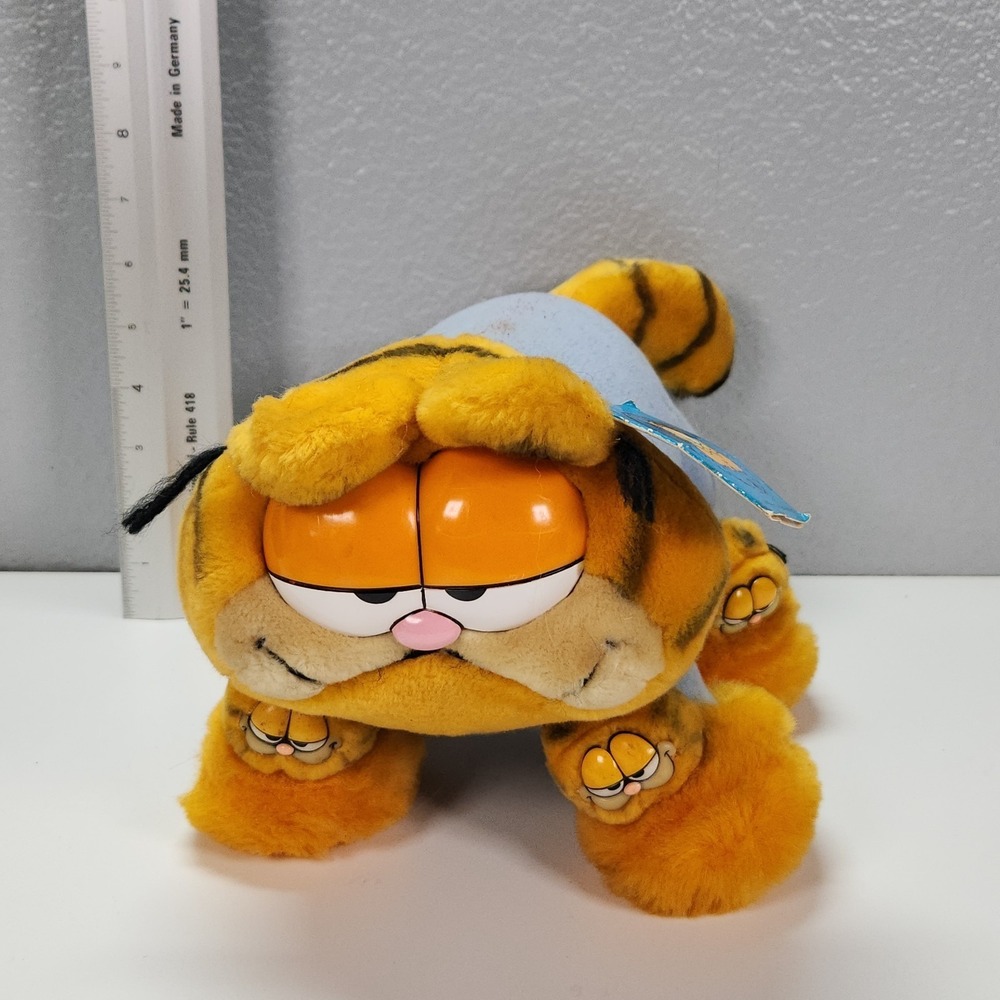 Garfield Plush In My Favorite Slippers Blue Pajamas 1981 12" Vintage Dakin